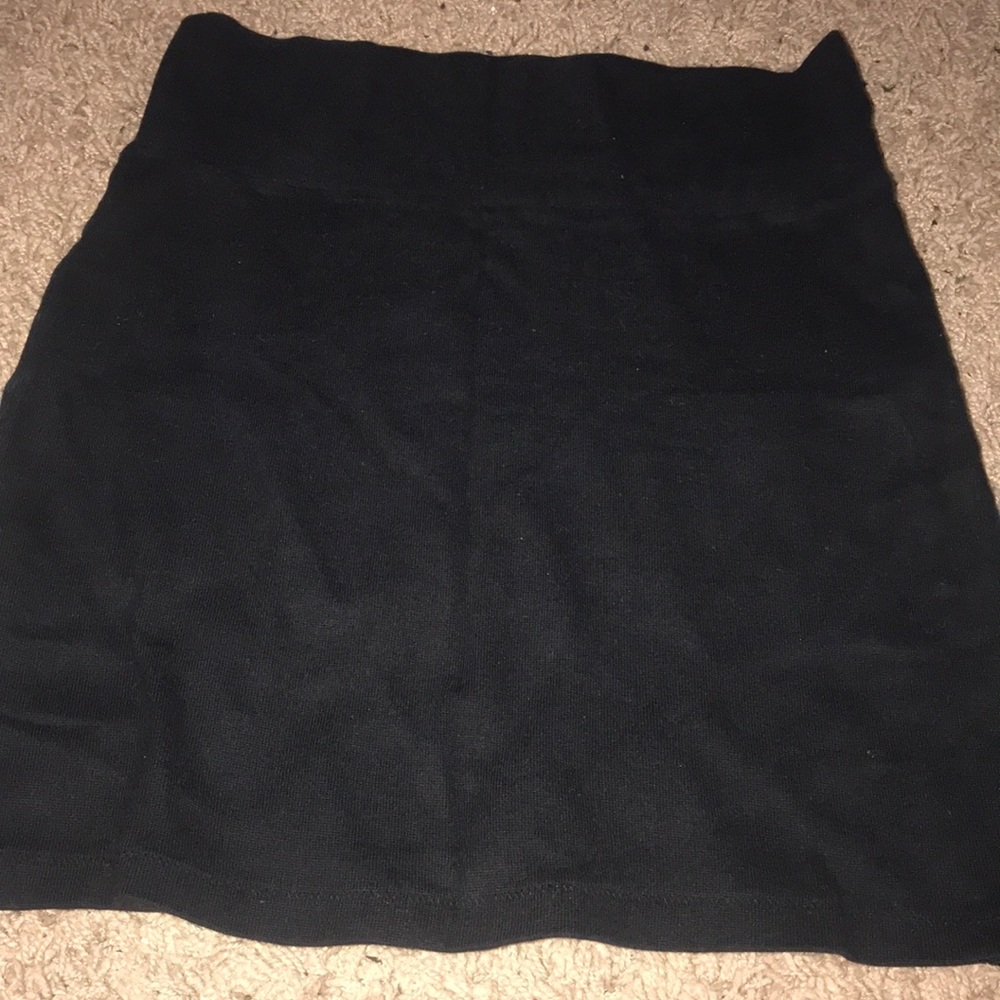 Black right mini skirt. Forever 21